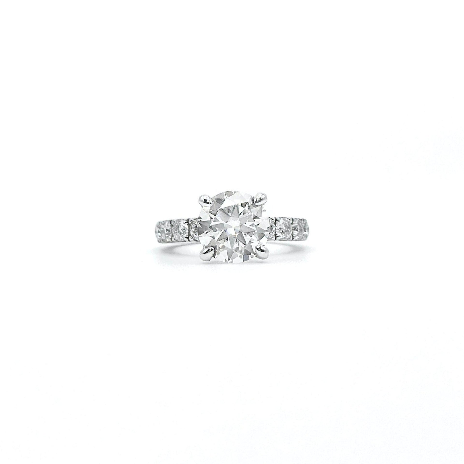 Round Cut Moissanite Ring